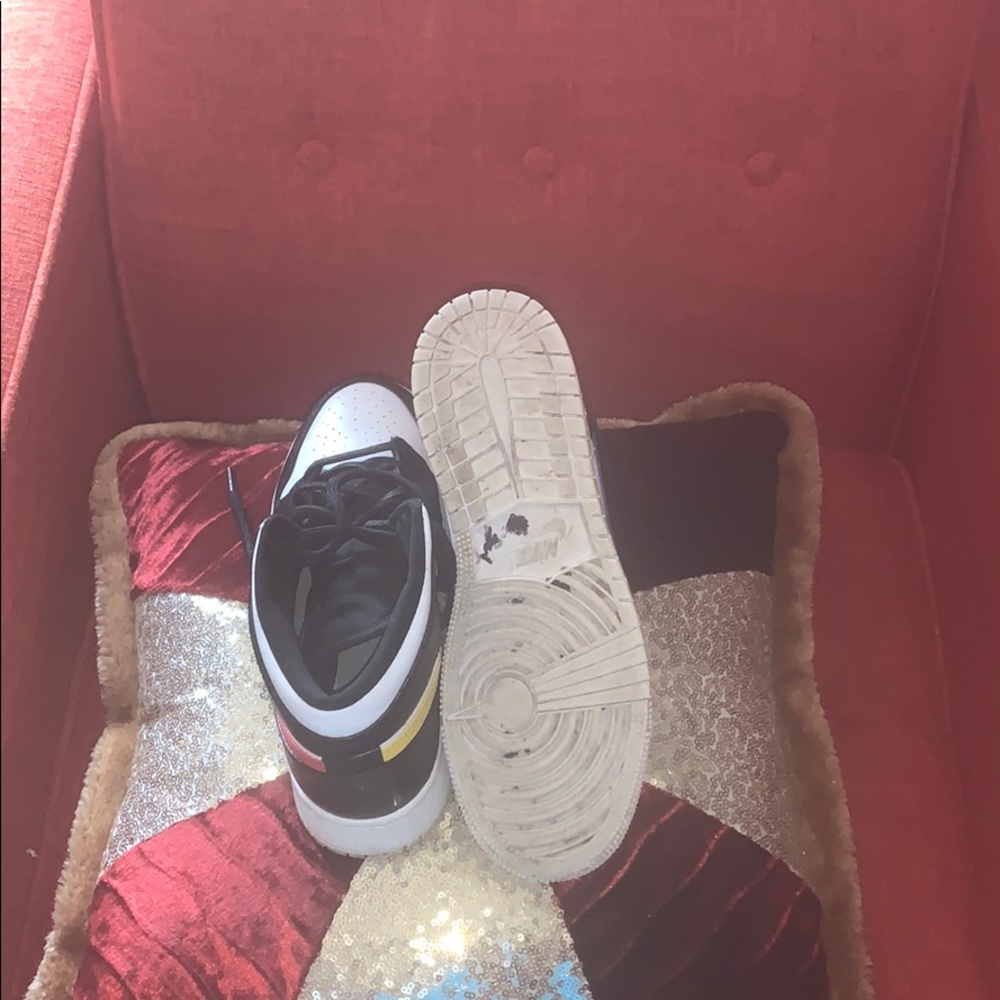 Nike - Picture 3 of 3